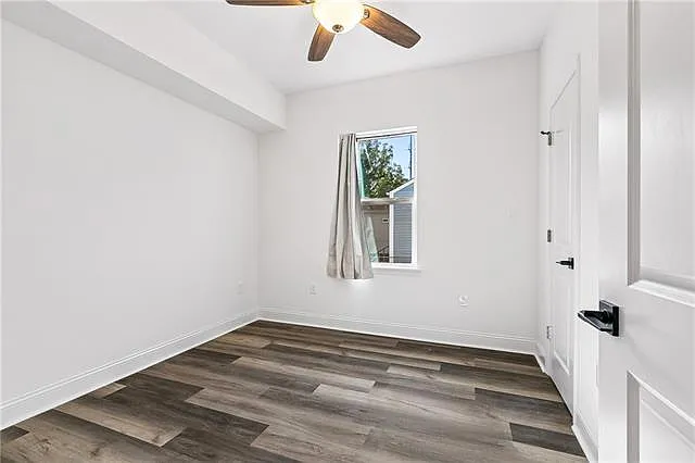 2033 Conti St — Photo 10