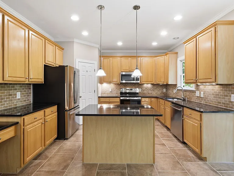 6 Bramerton Ct — Photo 9