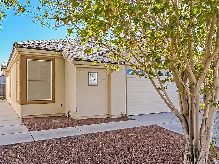 6125 Wild Berry Dr — Photo 3