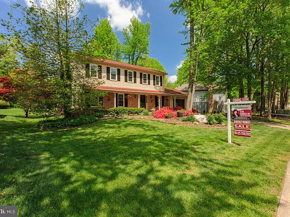 2nd image of 9002 Lake Braddock Dr