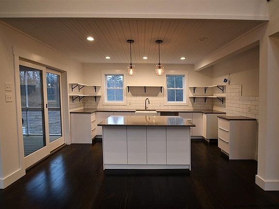 5th image of 71 Dawson Ln