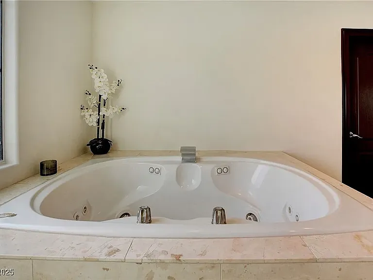 3541 Winter Wren St — Photo 36