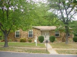 5034 Crosswood Dr, Saint Louis, MO