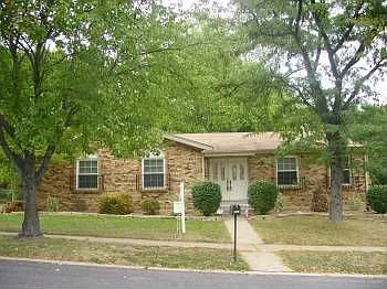 5034 Crosswood Dr photo 1