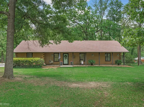 4311 Circle Square Dr, Mooringsport, LA 71060