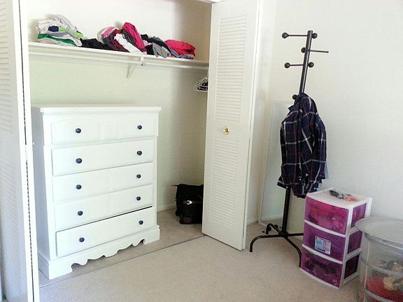 4th image of 4916 Woodland Ave APT 111