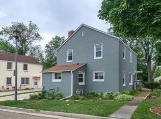 5904 Currant Ln, Greendale, WI 53129