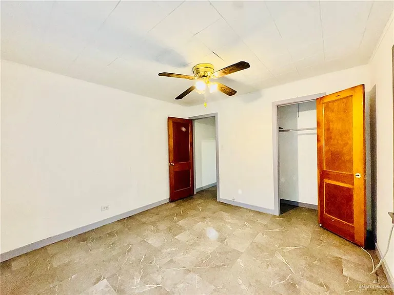 1601 Redwood Ave — Photo 11
