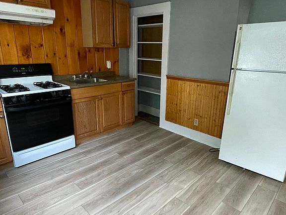2nd image of 14 Rochester St Unit 4