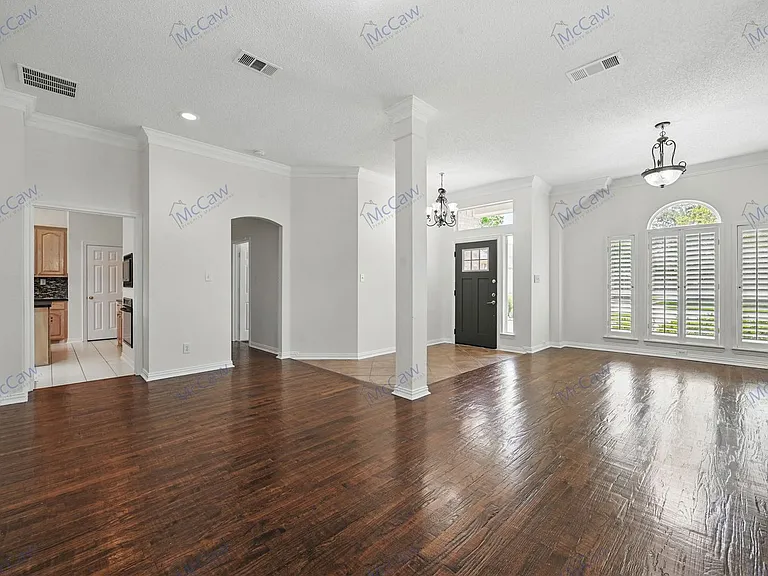 544 Layton Dr — Photo 7