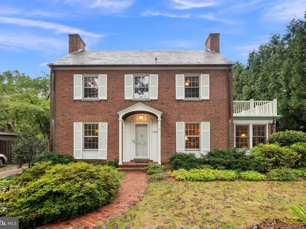 1834 N Hartford St, Arlington, VA 22201