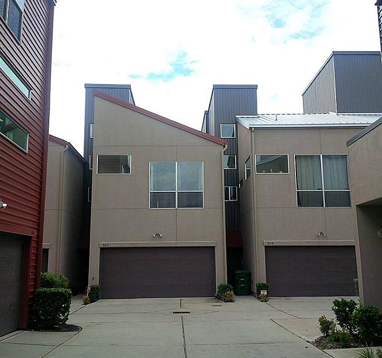1st image of 2411 Wentworth St