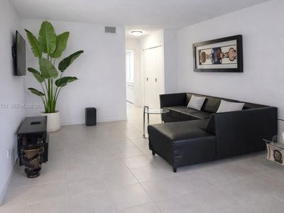 500 NE 2nd St APT 221, Dania, FL, 33004