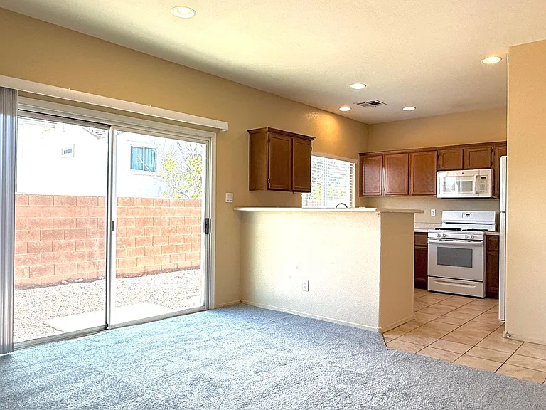 1013 Shades End Ave — Photo 12