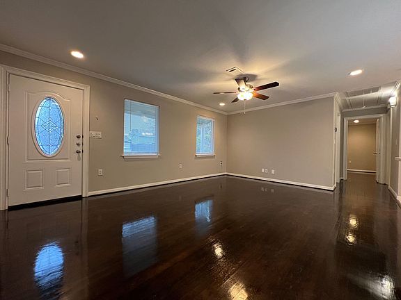 3rd image of 4806 Ella Blvd