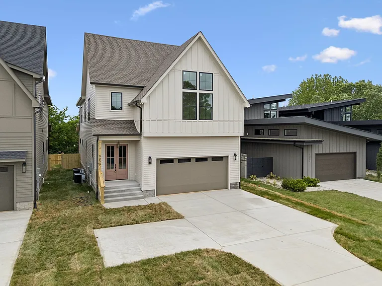 905 Potter Ln — Photo 2