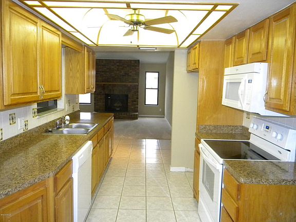 3rd image of 3205 Woodsmill Dr