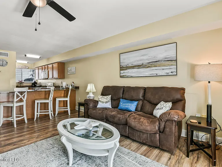1664 Beach Blvd #65 — Photo 2
