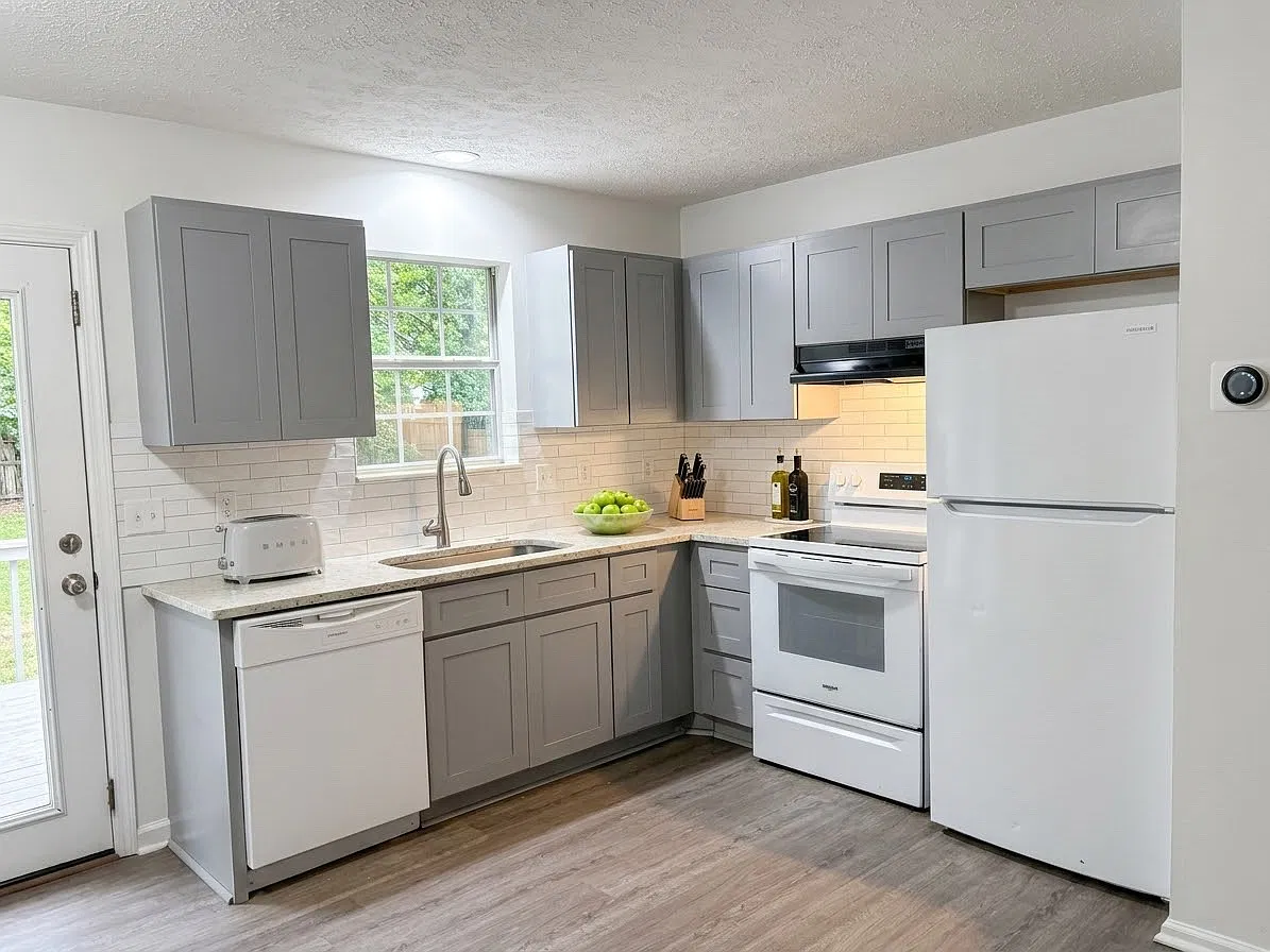 4041 Scotwood Dr — Photo 4