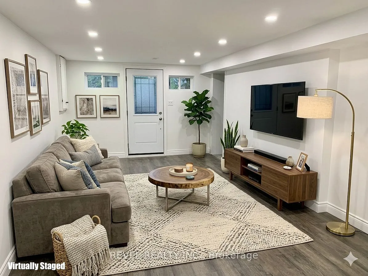 3 bed, $2,500 — Photo 2