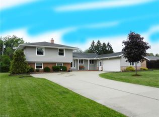 24705 Hawthorne Dr, Beachwood, OH