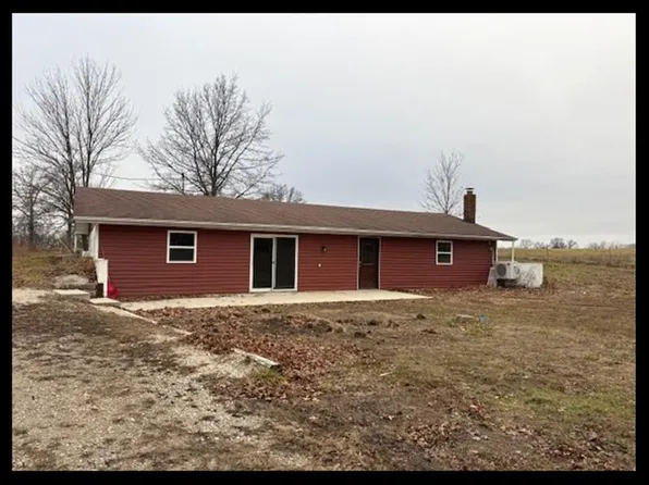 33027 Lake St, Macon, MO 63552