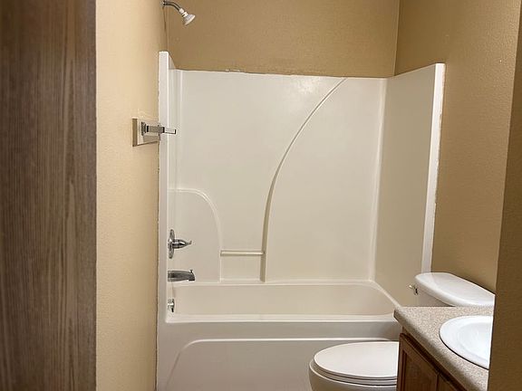 4th image of 309-311 E Laura St