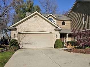 2768 Downing Ct, Aurora, IL 60502