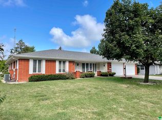 912 Angier Dr, Storm Lake, IA 50588