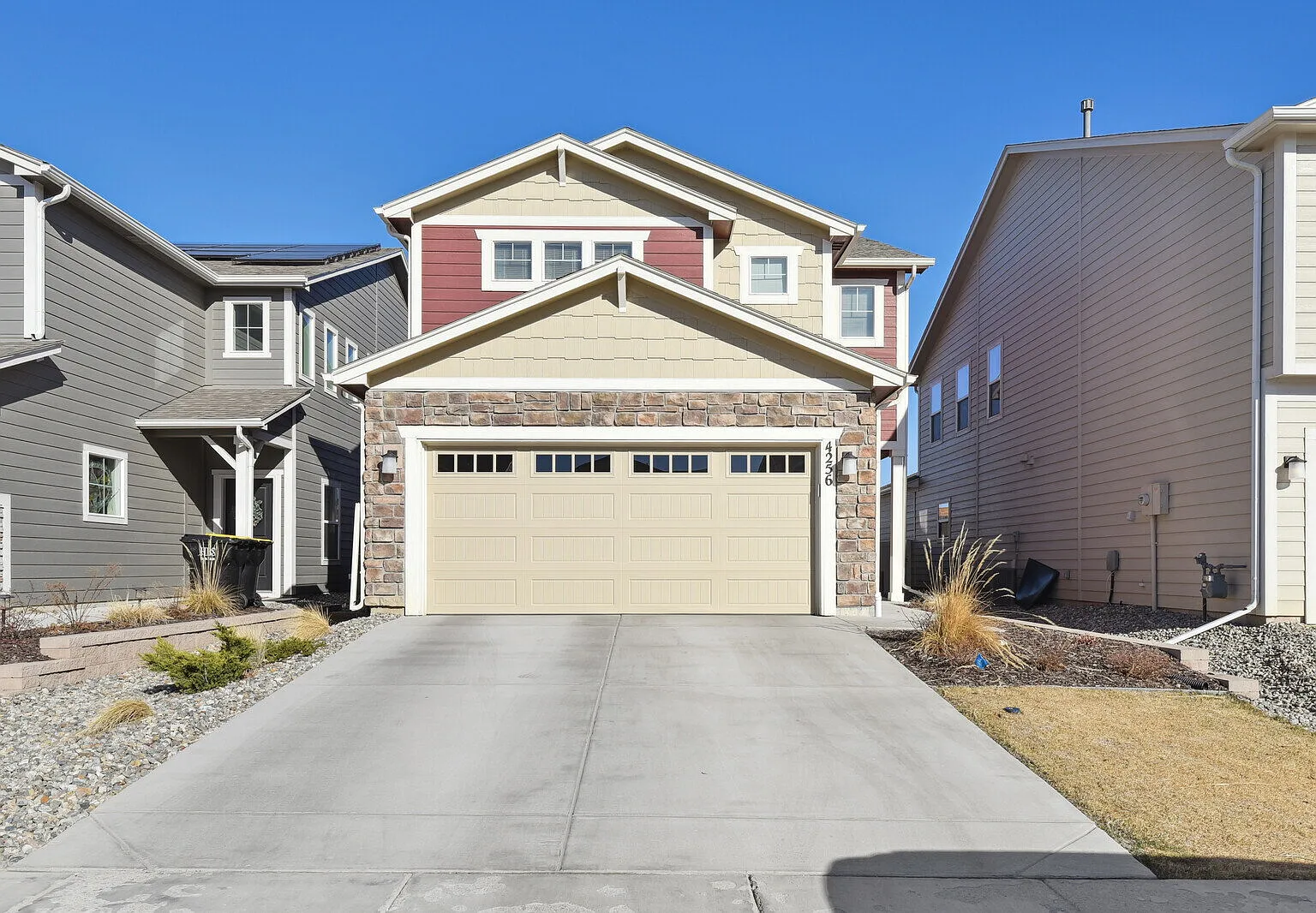 3 bed, 2.5 bath, 1840 sqft, $2,400 — Photo 1
