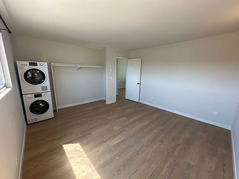 6675 Linda Vista Rd — Photo 21