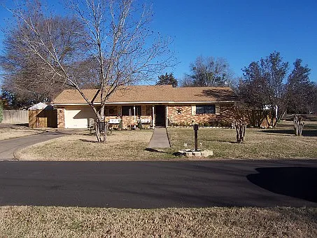 305 Marshall photo 1