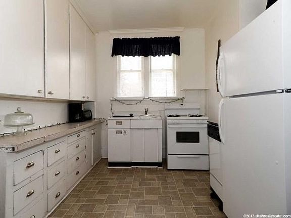 5th image of 1332 E 400 S Room 2