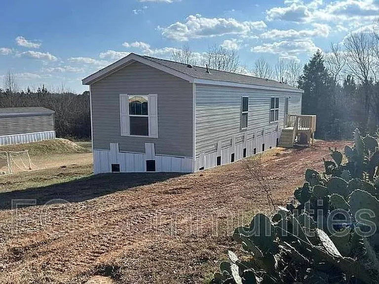 66 Mount Pilot Dr — Photo 2
