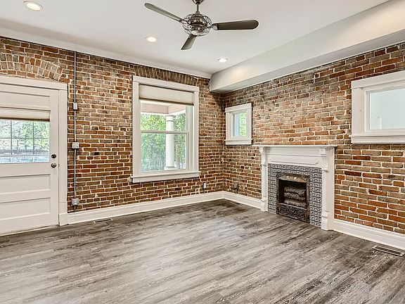 3rd image of 2343 Hooker St