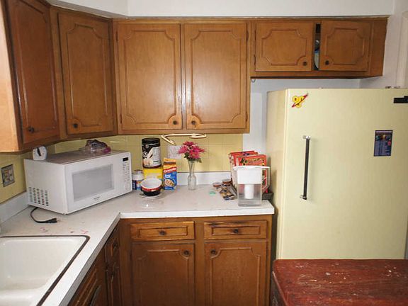 2nd image of 415 Wesley Ave APT 39