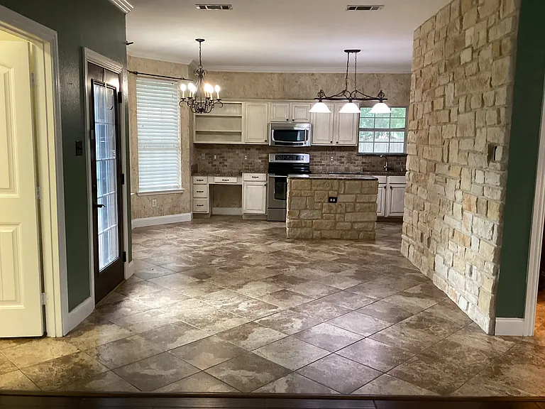 7774 Park Downs Dr — Photo 4