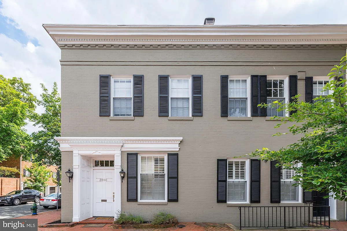 Building Photo - 2800 Dumbarton St NW