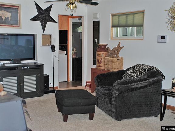 4th image of 409 West Ln