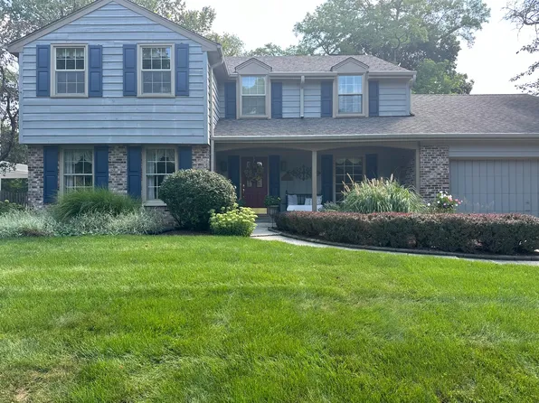 2S167 Stuarton Dr, Wheaton, IL 60189