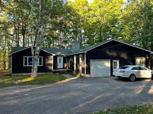 8118 E Mitchell Rd, Petoskey, MI 49770