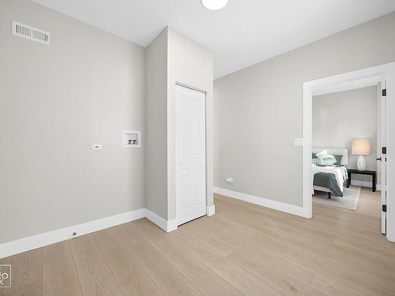 4th image of 7733 S Luella Ave