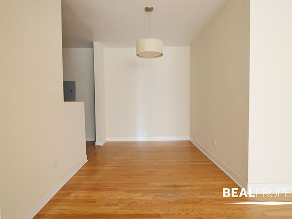 4th image of 625 W Wrightwood Ave APT 203