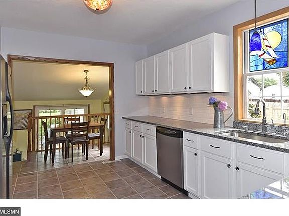5th image of 506 W 1st St