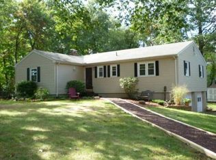 15 Elizabeth Rd, Hamden, CT 06514