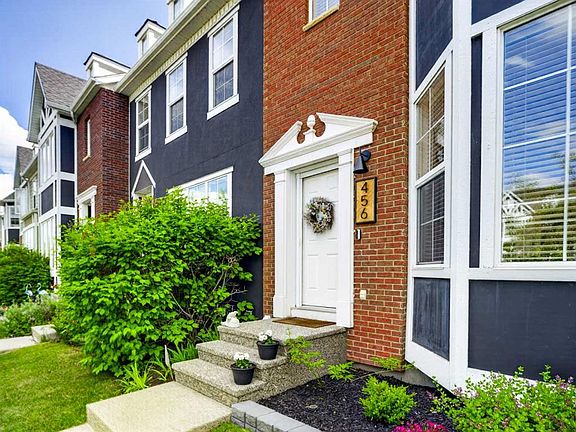 2nd image of 456 NE Rainbow Falls Dr