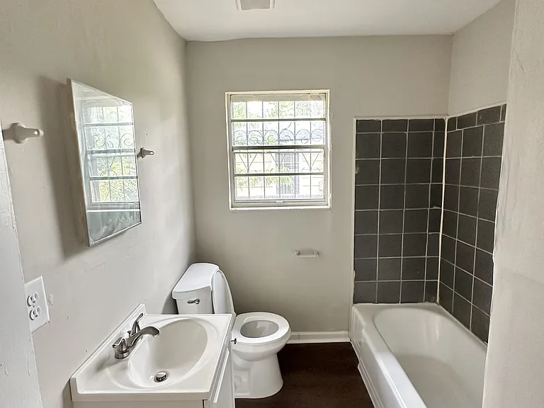 5301 Main St — Photo 5