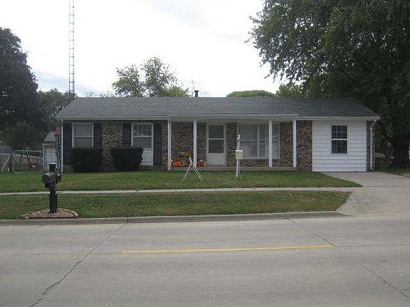 2nd image of 2 Kirkwood Dr