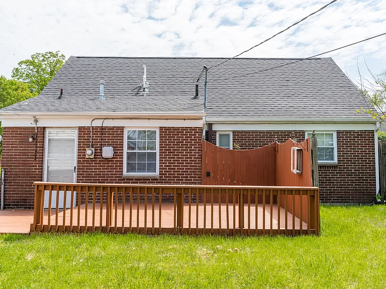 1451 Pershing Blvd — Photo 19