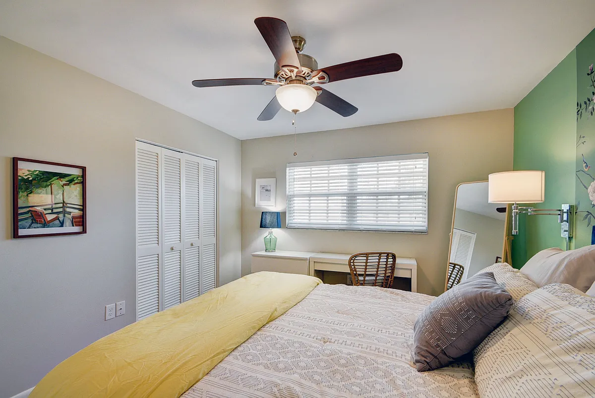 Building Photo - 410 Wilma Cir #204